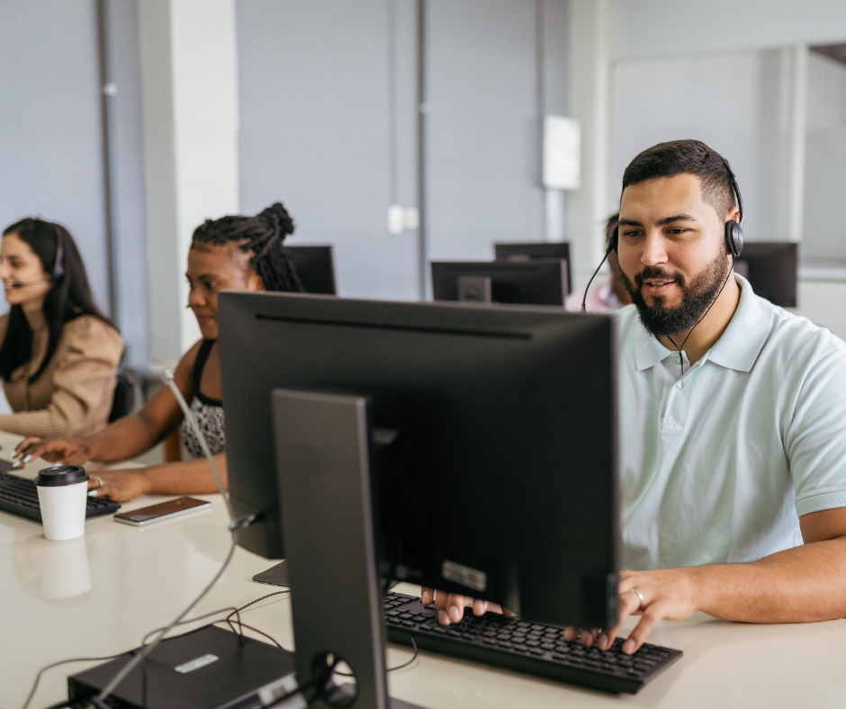 HubSpot's AI Customer Agent lets you scale your service level without increasing costs.